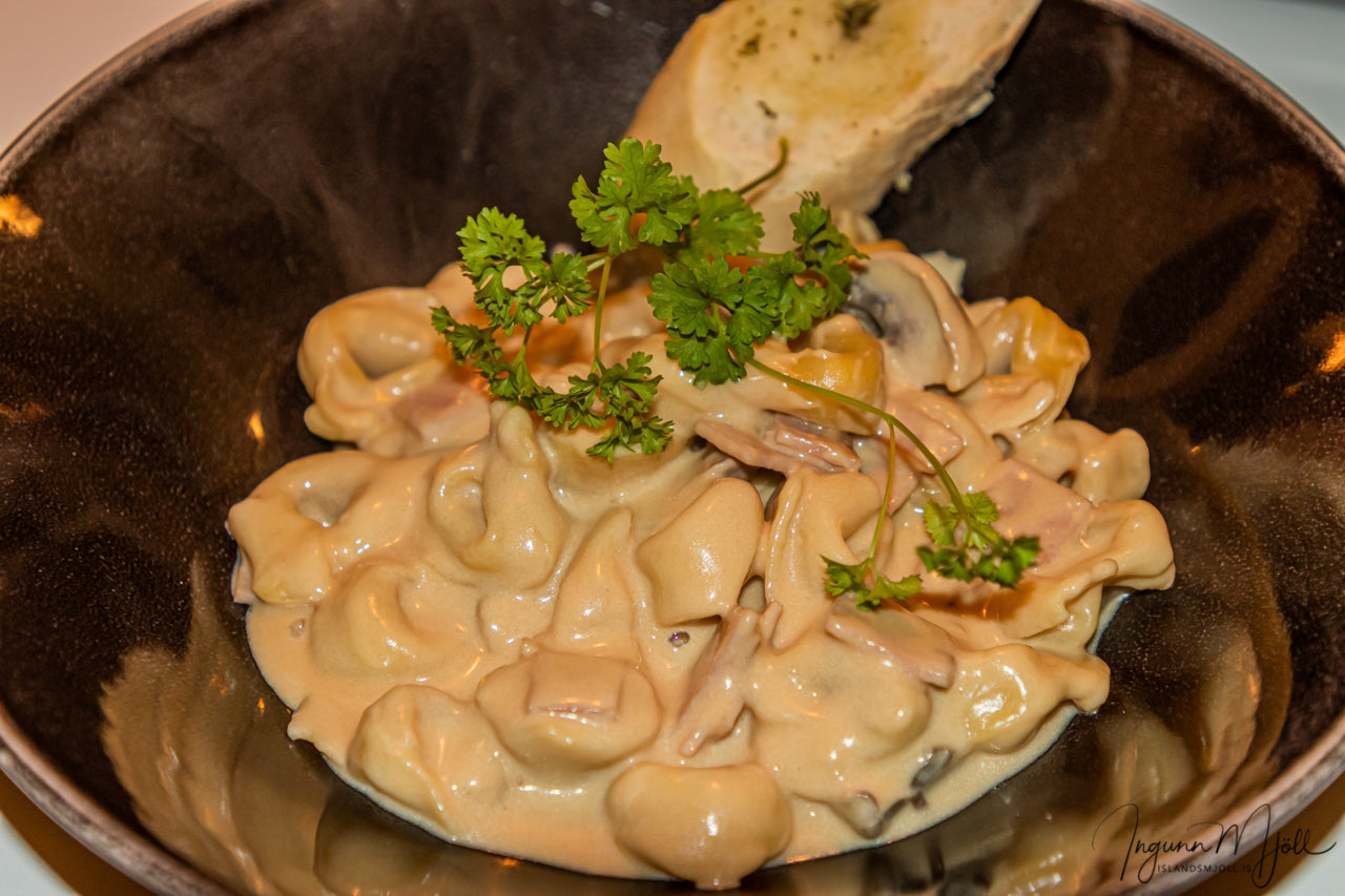 Tortellini pasta