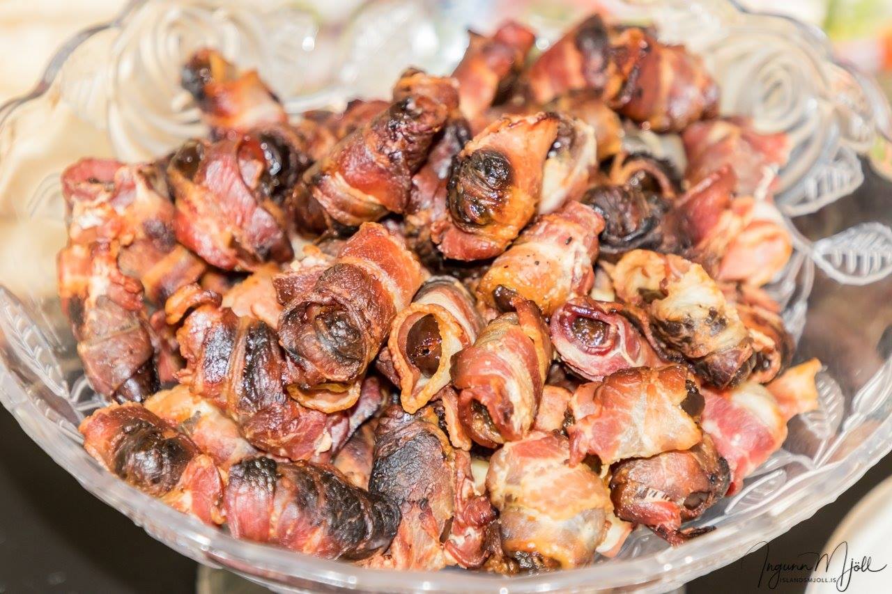 Beikonvafðar döðlur