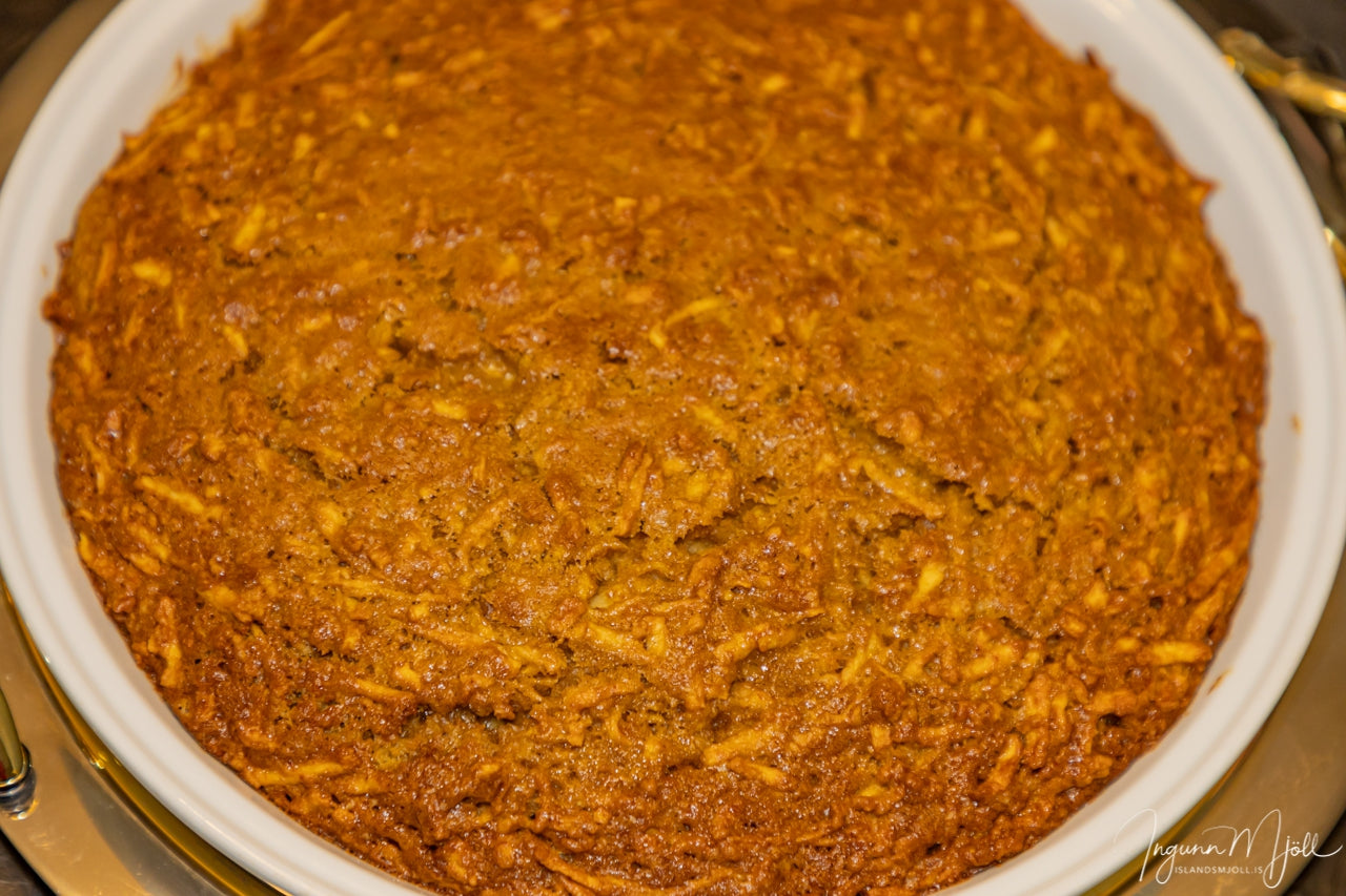 Eplakaka með heitri vanillusósu