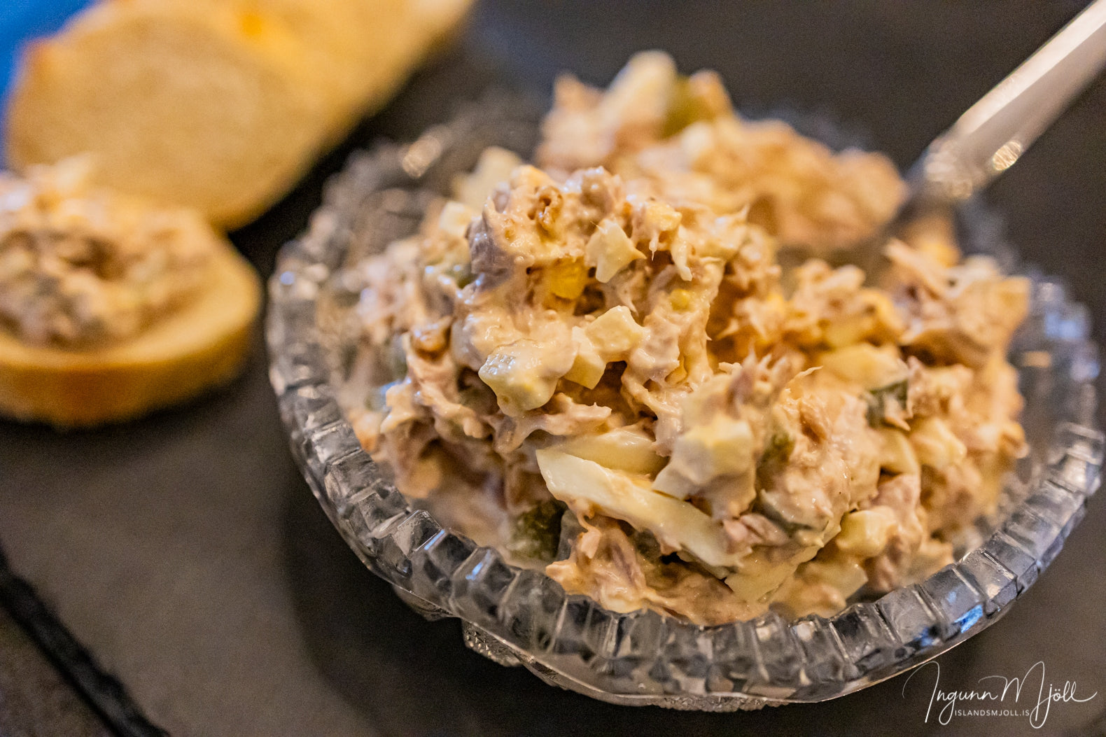 Túnfisksalat með steiktum lauk!