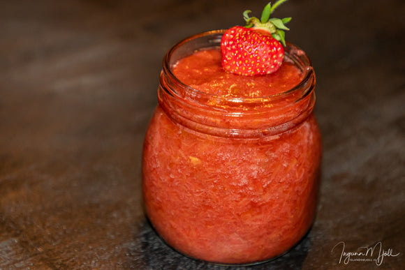 Döðlu og jarðaberjasulta