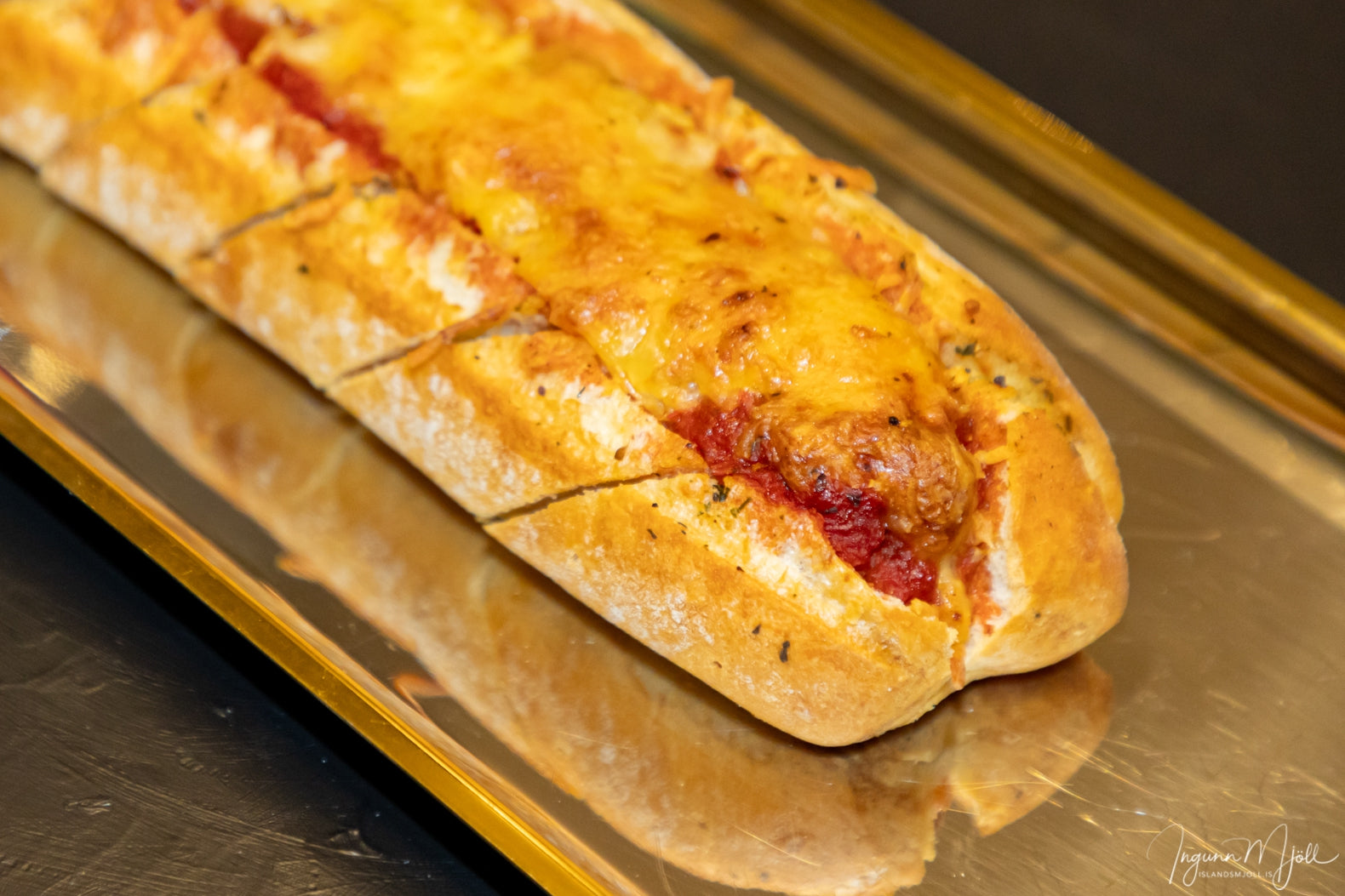 Fyllt kryddbrauð með bollum