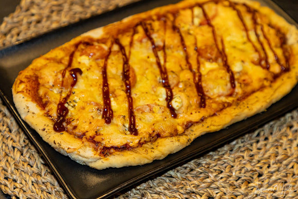 Pizza með heitreyktum lax