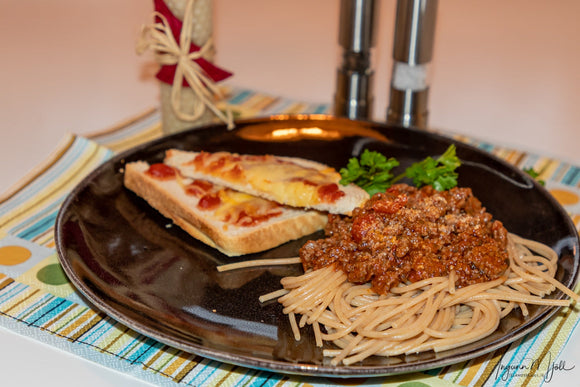 Hakk og spaghetti með spældu eggi