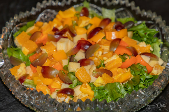 Sumarsalat með epli og appelsínu