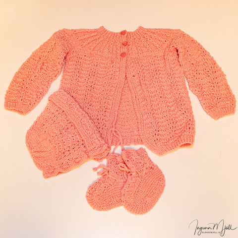 Ungbarnasett og peysur